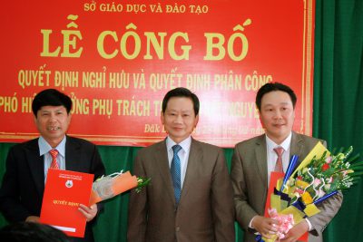 Lễ công bố Quyết định nghỉ hưu và phân công Phó Hiệu trưởng phụ trách trường THPT Nguyễn Huệ