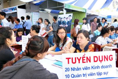 Sinh viên chạy “xe ôm công nghệ” kiếm 5 triệu/tháng: Nên làm, nhưng không đáng để thành nghề